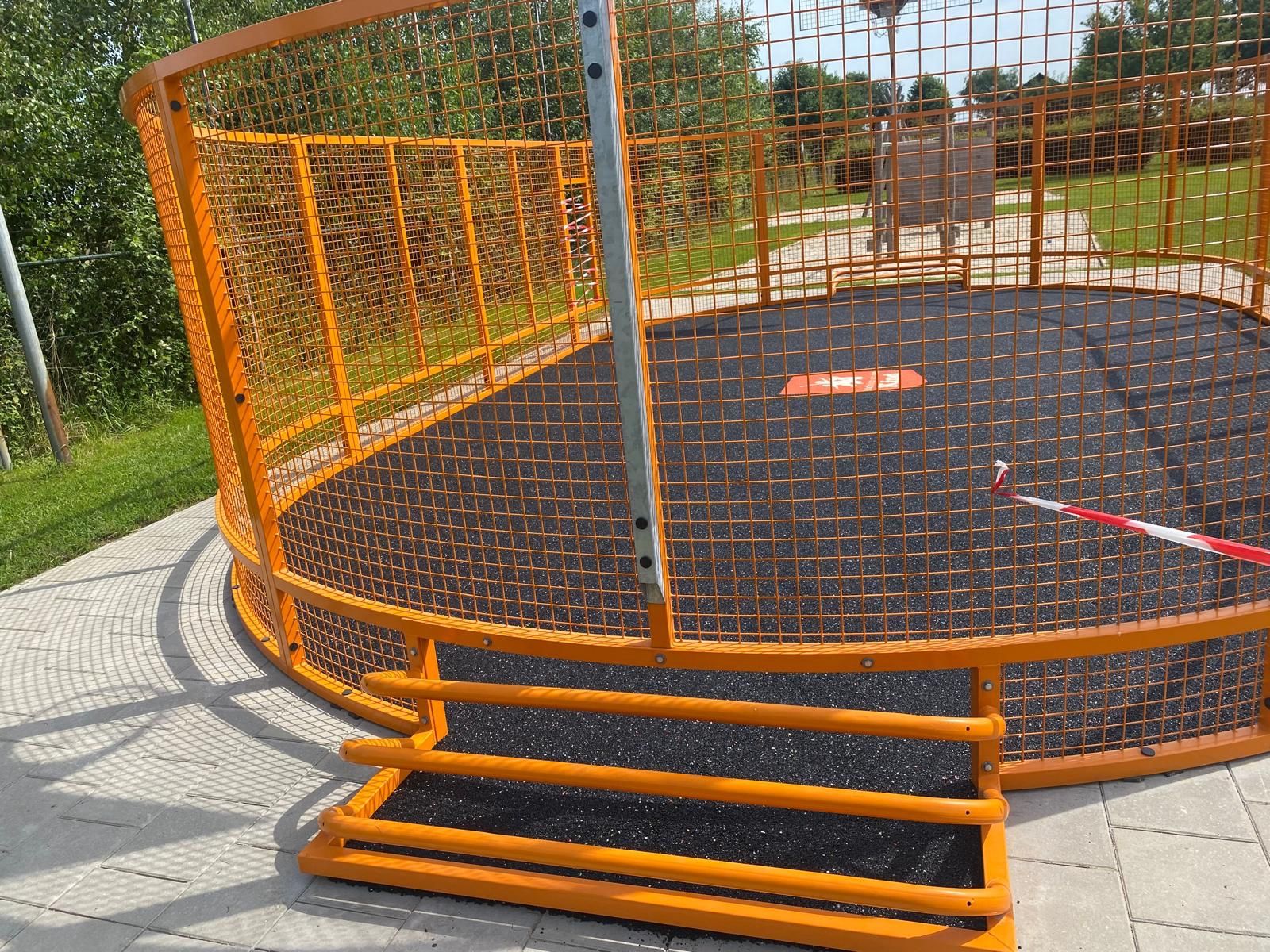 Doelzijde van de PK 10000 PRO® pannakooi met circulaire sportvloer