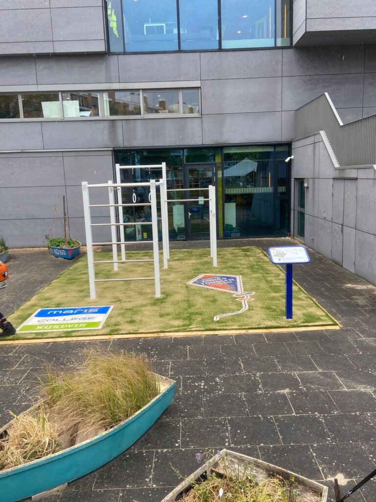 DutchPanna calisthenics toestel bij Maris College Kijkduin in Den Haag